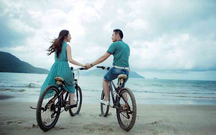 couple exercising together